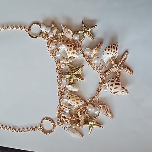 NWOT Tropical Necklace - Picture 2 of 4